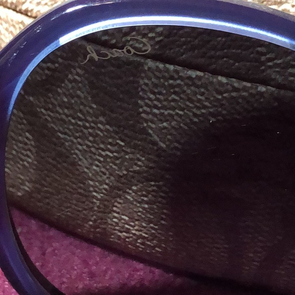Authentic Coach Blue Sunglasses with Case. - Picture 4 of 4